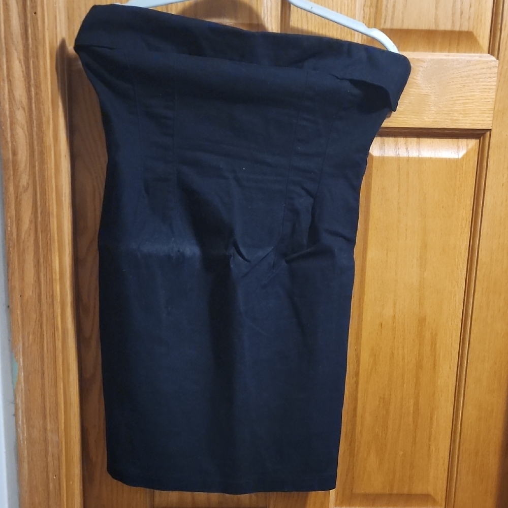 Elegant Black Strapless Dress